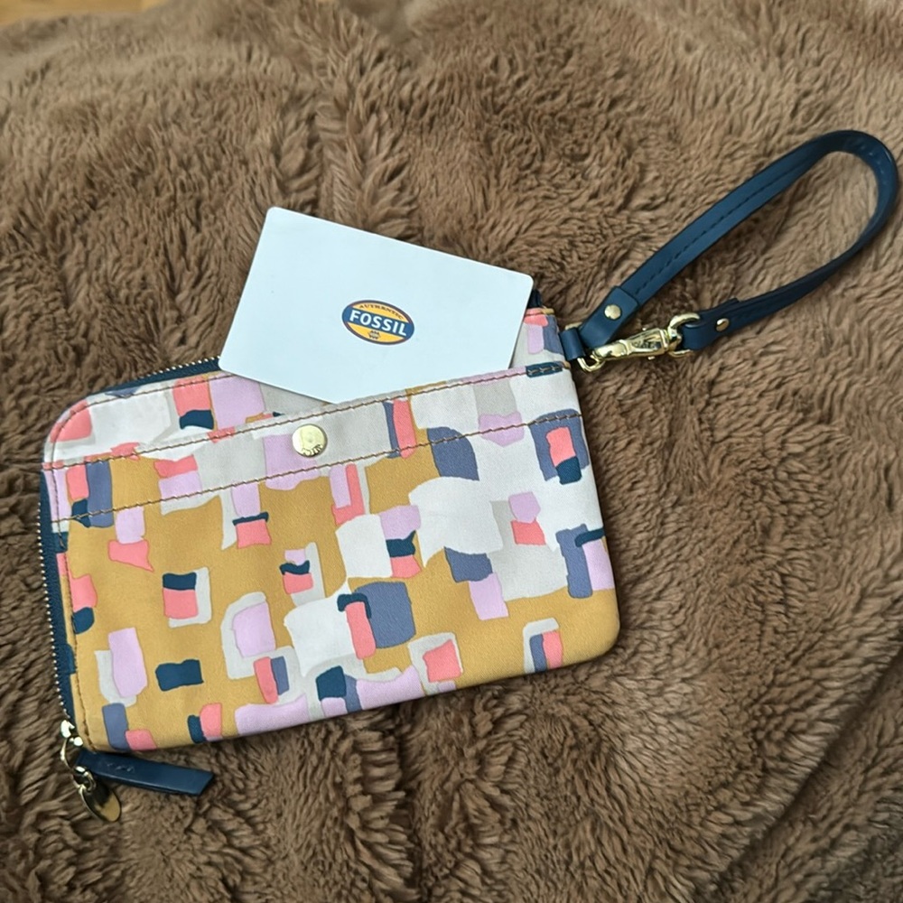 Fossil wristlet